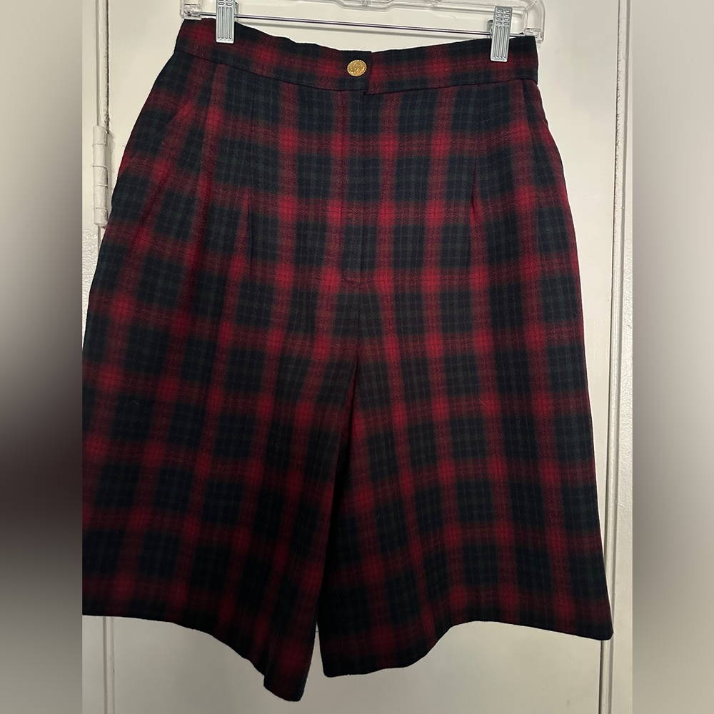 JH Collectibles Women's Wool Plaid Pleated Bermudas Shorts Vintage Sz 8 Blue Red
